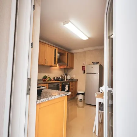 13 - Great Location Пениши