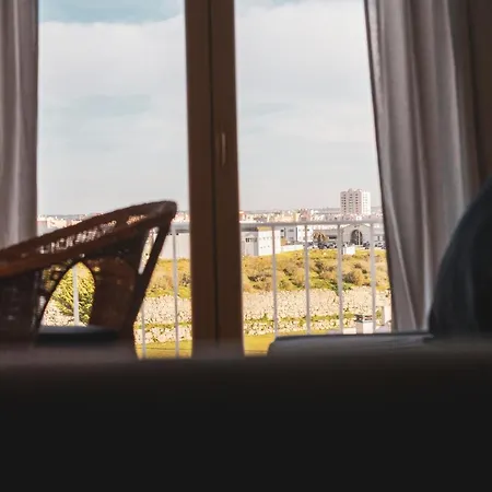 13 - Great Location Пениши