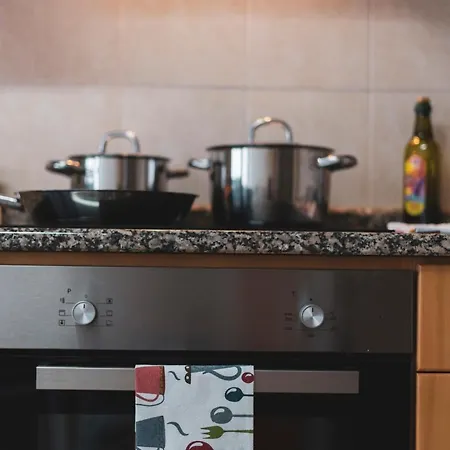 13 - Great Location Пениши