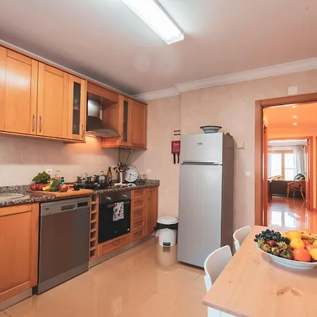 13 - Great Location Апартаменты *