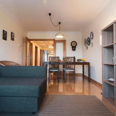 13 - Great Location Апартаменты Пениши